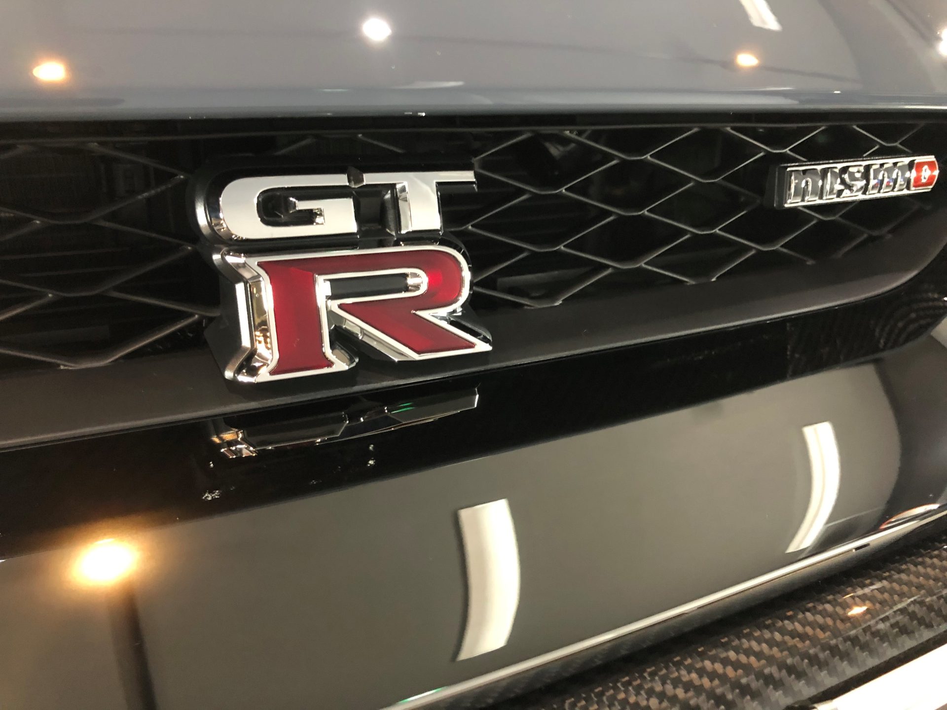 日産 GT-R NISOMO 2022 スペシャルエディション フルコーティング　エンブレム仕上げ